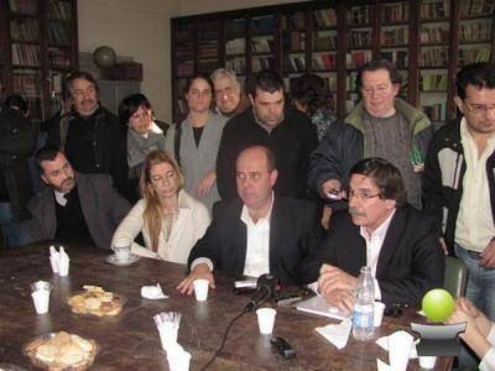 EL INTENDENTE SAN PEDRO Y LA DIPUTADA PAN RIVAS PARTICIPARON DE UN ACTO EN JUN�N