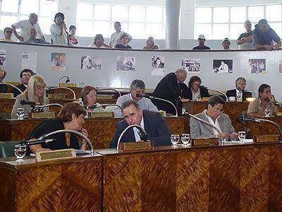  LOMAS | CONCEJO DELIBERANTE    Tratan hoy el aumento para los municipales