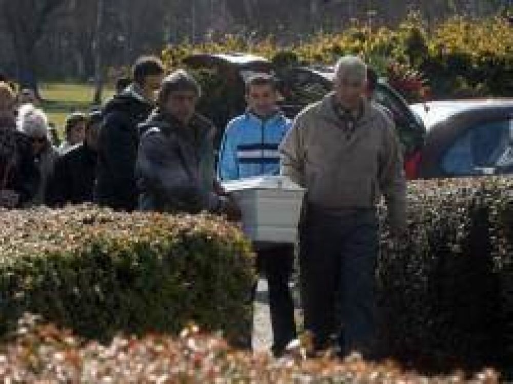 Moreno: Inhumaron los restos de los nenes ahogados en una pileta