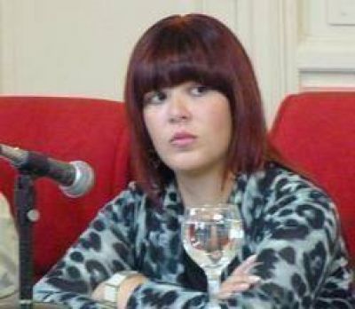 La concejal Cano dej� el bloque de Primero Campana