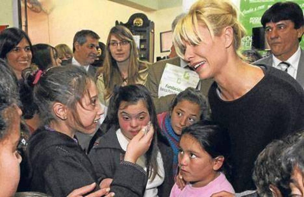 Karina Rabolini crece en las encuestas y genera rechazos K