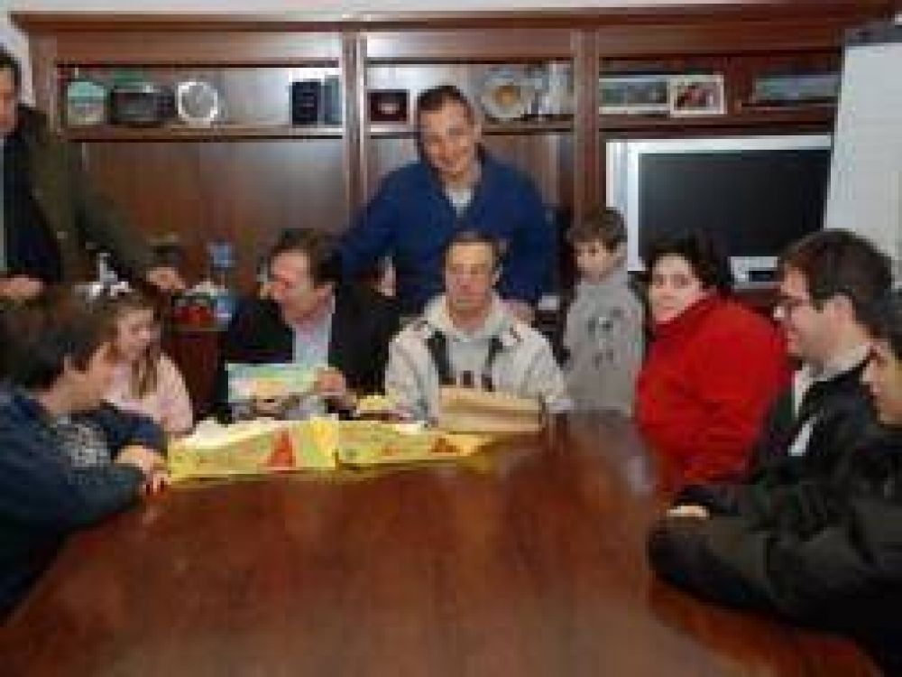 Bah�a Blanca: Bevilacqua con alumnos de Escuelas Especiales