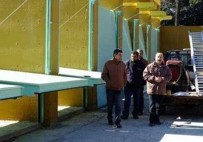 INZA RECORRI� LA OBRA DE LAS COMPUERTAS EN EL PARQUE