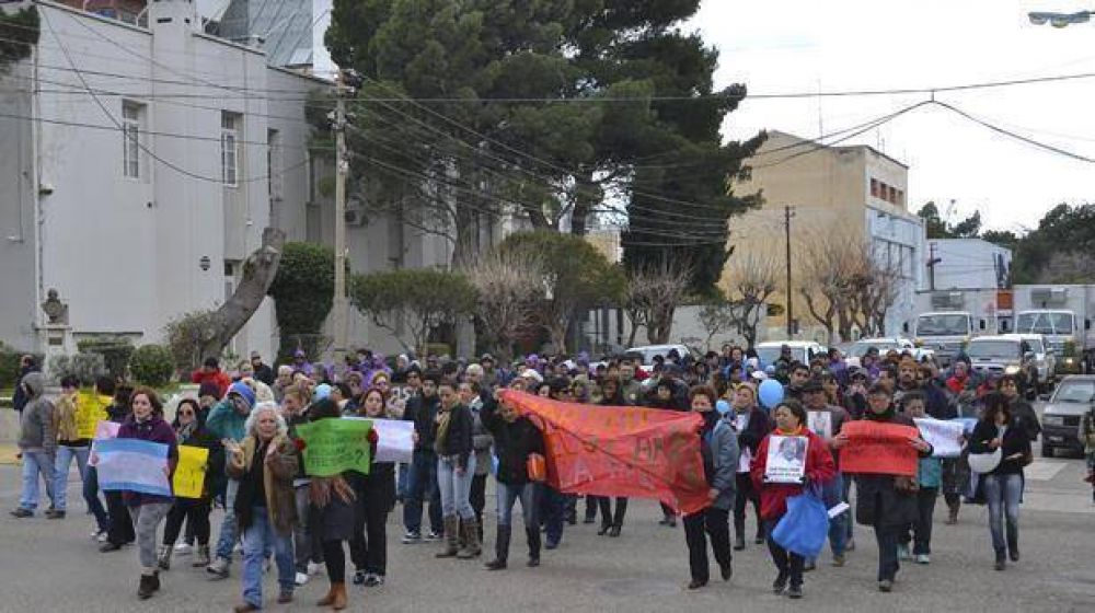 Unas cien personas marcharon para exigir mayor seguridad