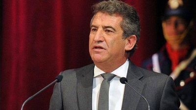 Urribarri se mete en la discusi�n nacional	