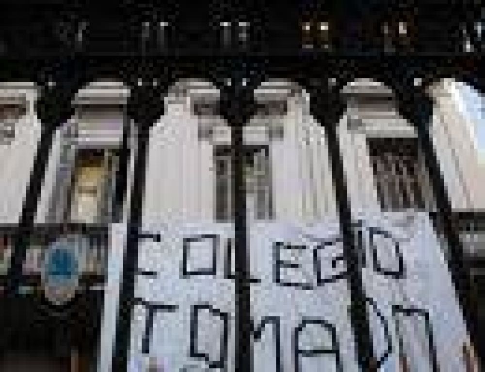 La educaci�n y la guerra pol�tica