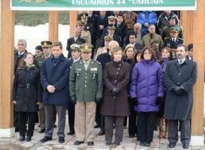 La Gobernadora R�os particip� del acto por el 74� aniversario de la Gendarmer�a Nacional