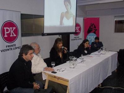 Ana Franco disert� sobre violencia de g�nero contra mujeres en Olivos