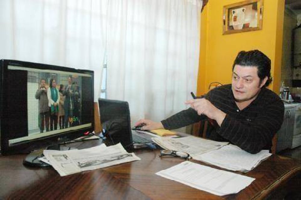 �Ricardo R� est� muy mal asesorado�