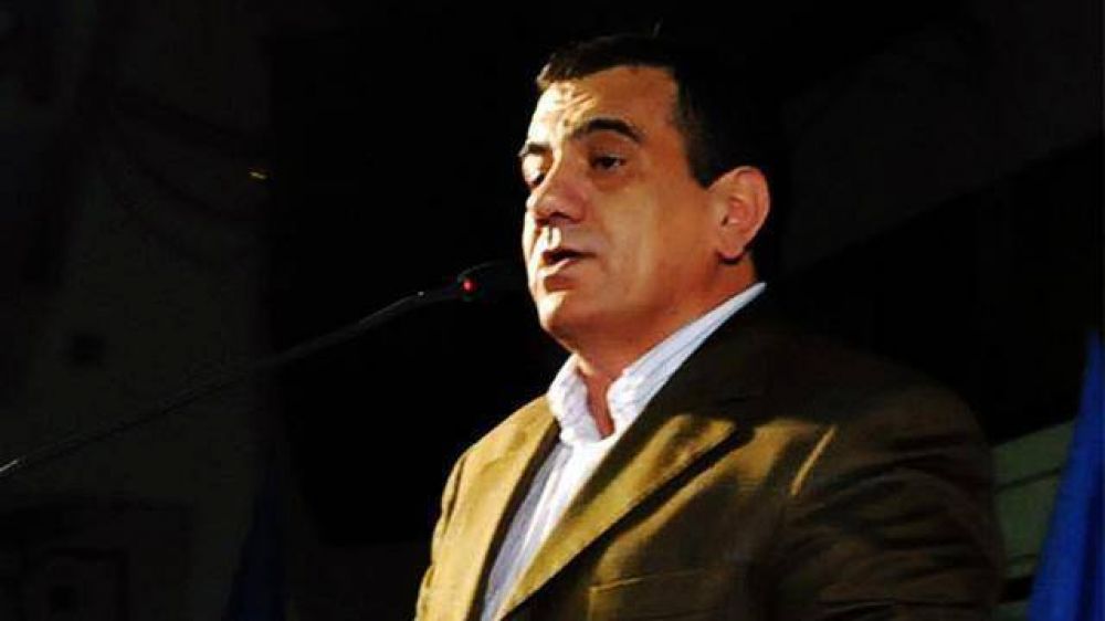 C�ceres compar� quitar a Roca de los billetes con bajar el cuadro de Videla