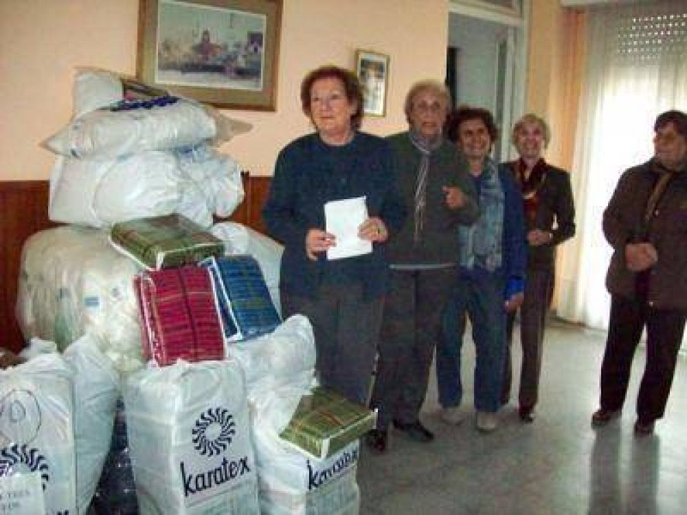 Llegaron frazadas y almohadas para el Hogar de Ancianos