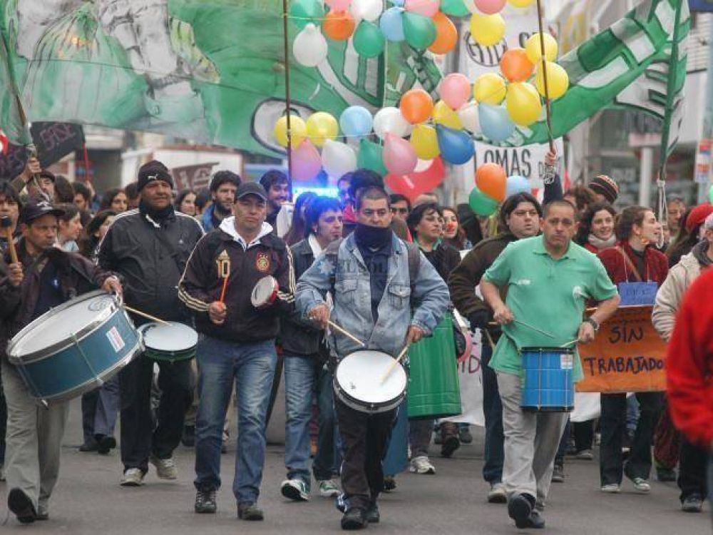 Marcha y protesta por los cesanteados