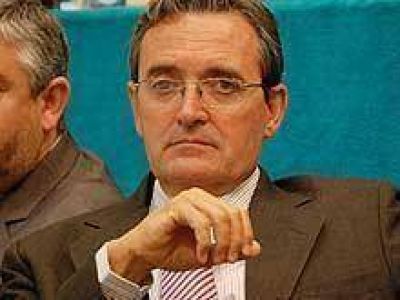 Mendioroz propone restituir a R�o Negro la administraci�n de �reas petroleras