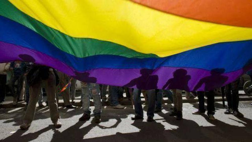 Seminario promete 'curar' la homosexualidad en Paran�