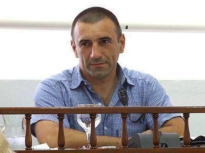 PRESIDENTE PER�N: Para Capuano, la falta de servicios es responsabilidad del municipio