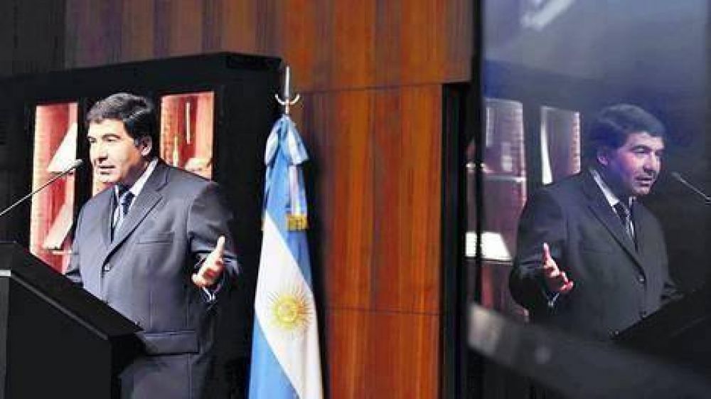 Echegaray critic� al fiscal y defendi� el papel de la AFIP