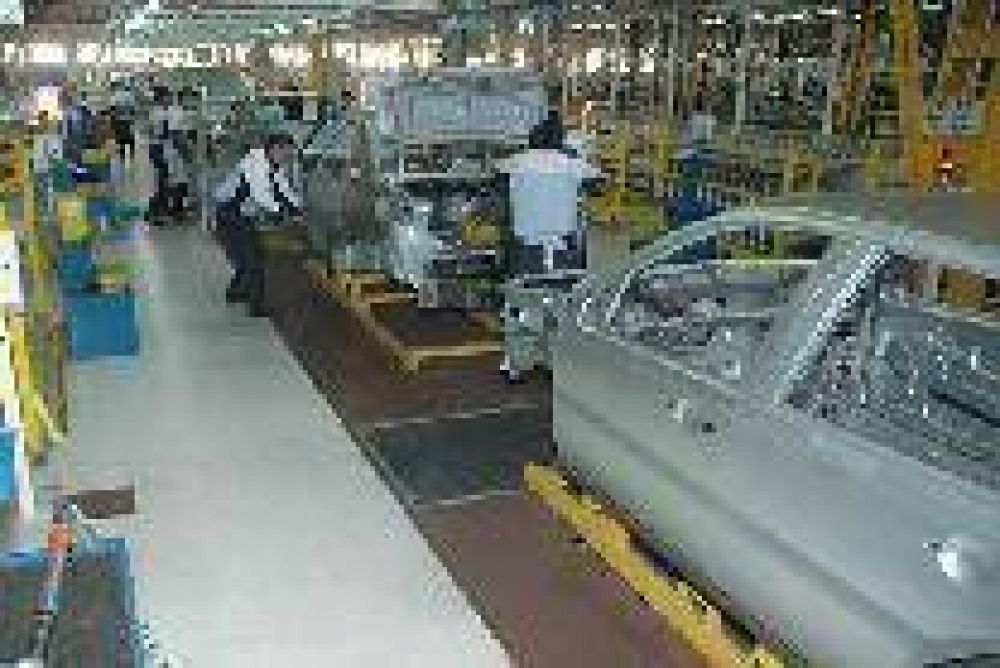 Fiat moder� las ca�das de Iveco y Renault