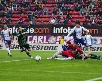 SAN MART�N PERDI� EN EL DEBUT