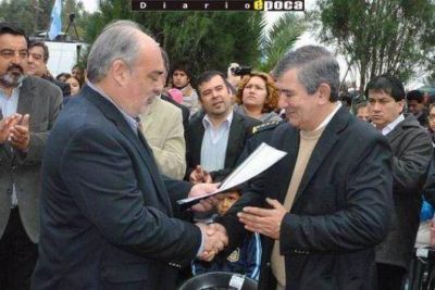 El Gobernador puso en marcha el Municipio de Pago de los Deseos