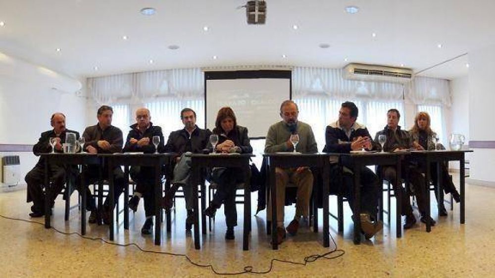 EL GRUPO DE ACCI�N POL�TICA POR LA UNIDAD SE PRESENTA EN LA PROVINCIA DE BUENOS AIRES