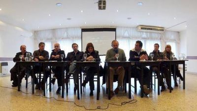 EL GRUPO DE ACCI�N POL�TICA POR LA UNIDAD SE PRESENTA EN LA PROVINCIA DE BUENOS AIRES
