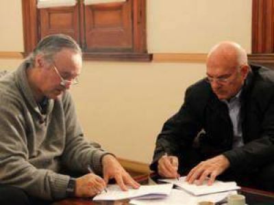 Firman acuerdo para la creaci�n de un parque industrial en San Miguel