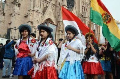 Tradici�n y fiesta de la comunidad boliviana en Luj�n