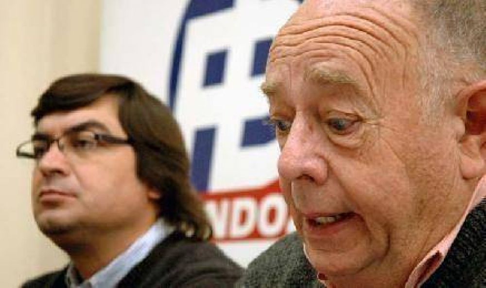 Aguinaga ser� candidato a senador nacional por el Partido Dem�crata