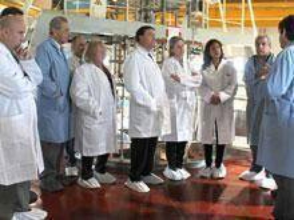 Gobernador recorri� el Centro At�mico Bariloche