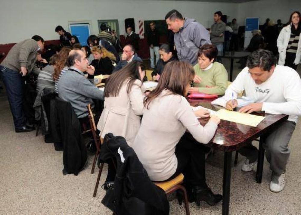 Avanzan en la escrituraci�n de viviendas