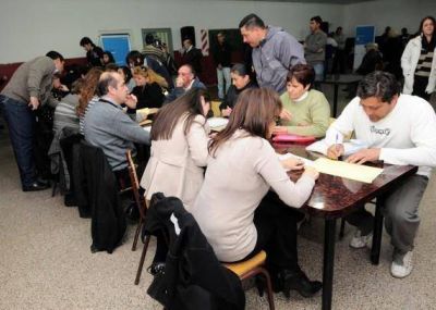 Avanzan en la escrituraci�n de viviendas