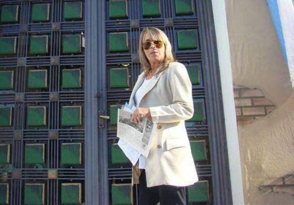 Ester Fandi�o: �San Isidro necesita instrumentos institucionales para la planificaci�n participativa�