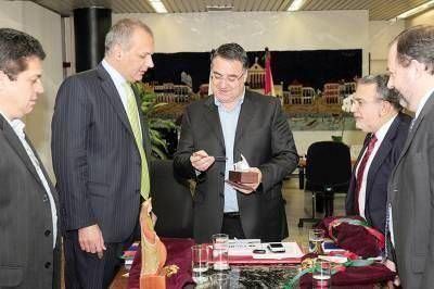 Buzzi busca interesar a un potencial mercado de U$S 150 millones