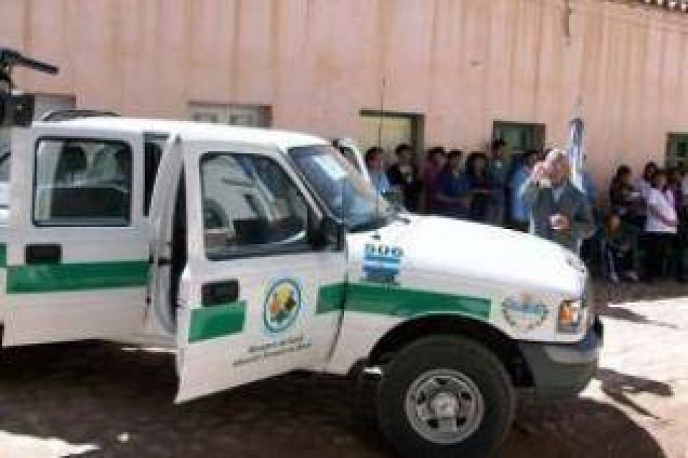 Humahuaca: Hospital Gral. Manuel Belgrano recibi camioneta 0 Km. para APS.