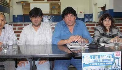 Los municipales de Caleta se movilizan y le piden a Peralta que termine con las internas