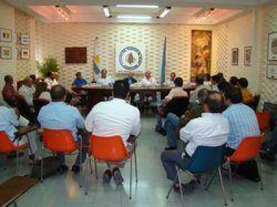 El sector empresarial reunido para analizar lo coyuntural.