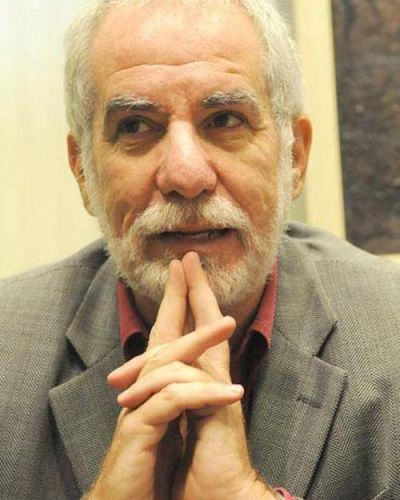 �Los Kirchner act�an al filo del abismo�.