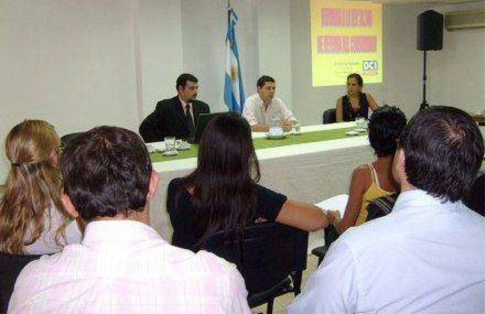 Capacitan sobre la reforma de la Ley de Defensa al Consumidor.