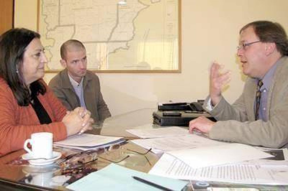 Acuerdo por carreras universitarias a distancia para evitar el desarraigo