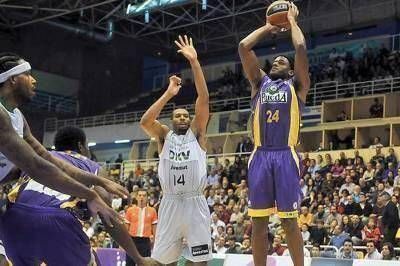 Gimnasia comienza a recibir a los extranjeros