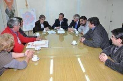El ministro Arrieta se reuni� con productores periurbanos
