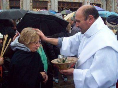 San Cayetano vivi� su fiesta junto a m�s de 50.000 fieles