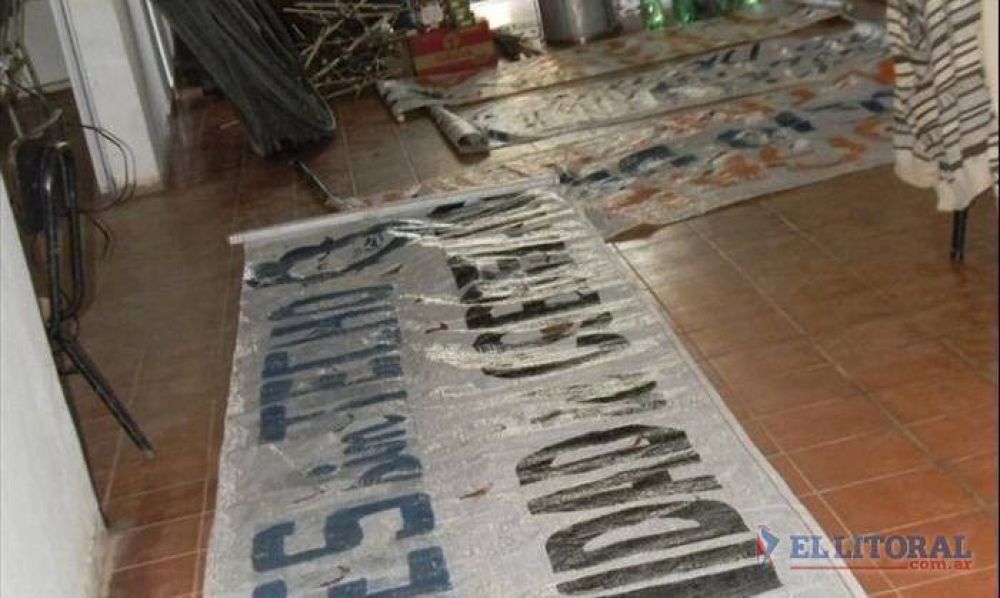 Allanaron una biblioteca y secuestraron elementos para una posible usurpaci�n