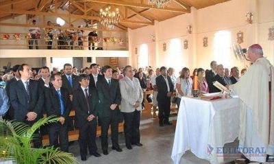 San Cayetano recibi� pedidos y gracias de miles de fieles en toda la provincia