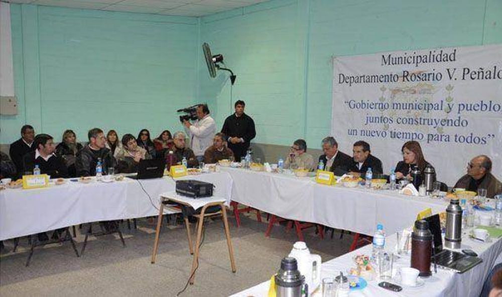 El Gobernador se reuni� con SAPEM instaladas en Chepes