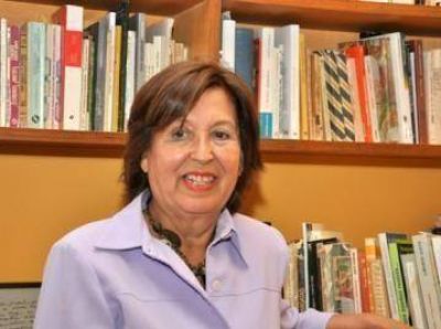 Stella Gil present anoche su libro "Entre los Tres Arroyos"