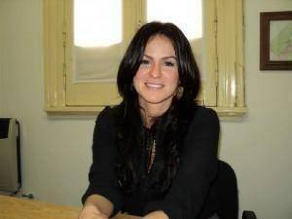 La Subsecretaria de Obras P�blicas, Arquitecta Rolando, explic� el tema de la construcci�n del edificio el cual est� a cargo del Arquitecto Kudric