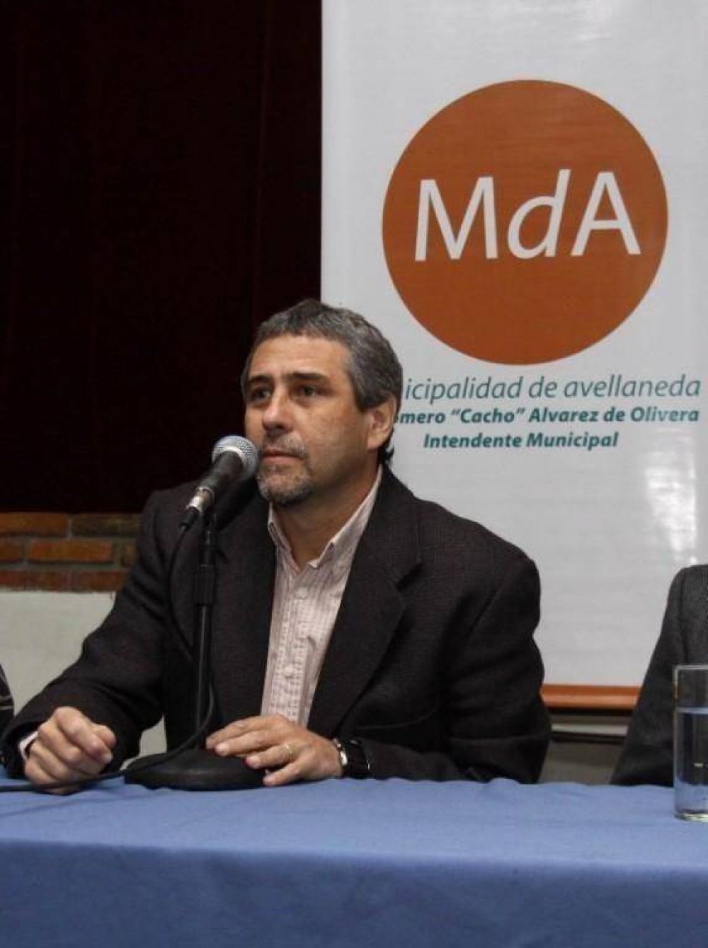 Feroz interna: piden la renuncia de Ferraresi