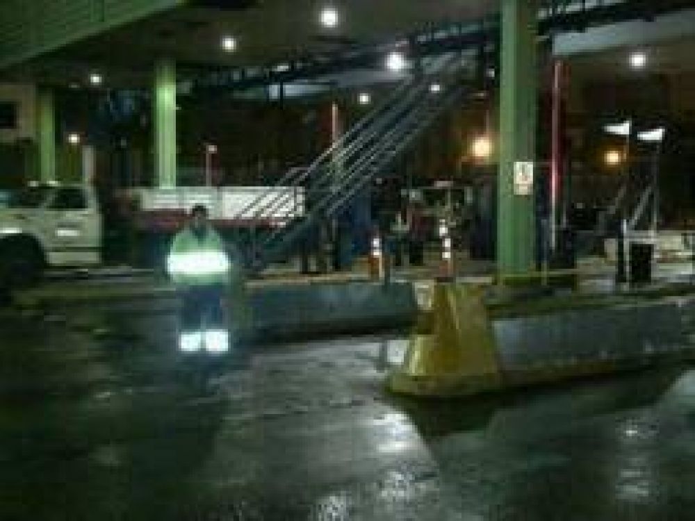 Paro de los trabajadores del peaje de la Autopista Buenos Aires - La Plata