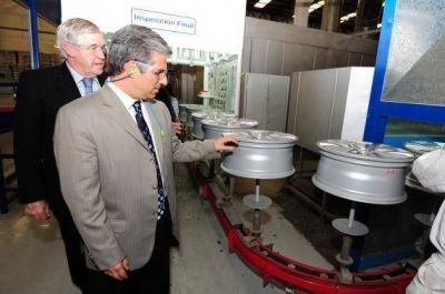 Poggi visit� la empresa Polimetal